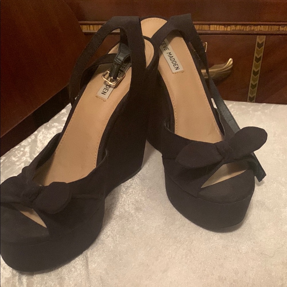 Steve Madden Black Front Knot Wedge Sandals